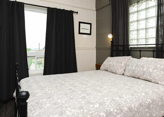 Queen Suite